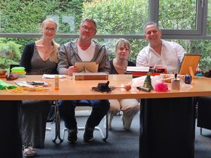 Das Schlossensemble bei der Probe zu „Achtsam morden“ Das Schlossensemble bei der Probe zu „Achtsam morden“