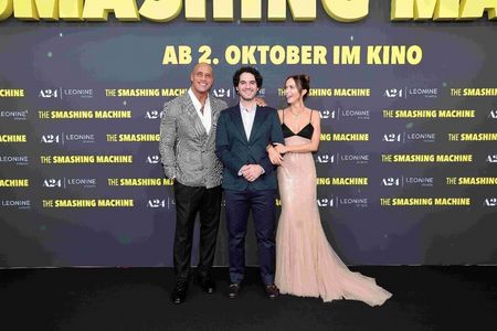 Dwayne Johnson, Benny Safdie und Emily Blunt