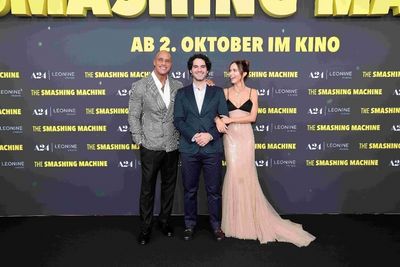 Dwayne Johnson, Benny Safdie und Emily Blunt
