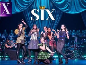 In den Musicals „SIX" und „Hamilton" hat man als Swing ziemlich viel zu tun In den Musicals „SIX" und „Hamilton" hat man als Swing ziemlich viel zu tun