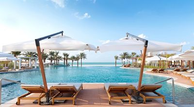 Ras Al Khaimah entwickelt sich bei sonnenklar.TV zum neuen Premium-Badeziel. Hotels wie das Intercontinental Ras Al Khaimah bieten eine luxuriöse Auszeit direkt am feinen Sandstrand