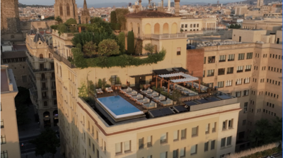 Infinity-Pool und Blick über die Stadt