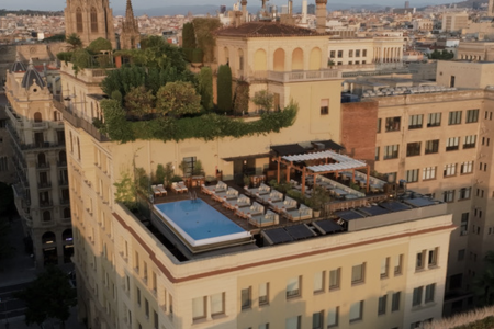 Infinity-Pool und Blick über die Stadt