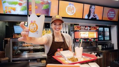 Sally von "Sallys Welt" präsentiert ihre Burger King-Desserts