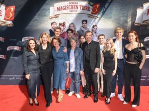 Jasna Vavra (LEONINE Studios), Meike Kordes (Kordes & Kordes Film), Margit Auer (Buchautorin), Oliver Zeller (MBB), Loris Sichrovsky, Kirsten Niehuus (MBB), Lilith Johna, Sven Unterwaldt (Regie), Luis Vorbach, Emilia Pieske, Leonard Conrads, Emilia Maier Jasna Vavra (LEONINE Studios), Meike Kordes (Kordes & Kordes Film), Margit Auer (Buchautorin), Oliver Zeller (MBB), Loris Sichrovsky, Kirsten Niehuus (MBB), Lilith Johna, Sven Unterwaldt (Regie), Luis Vorbach, Emilia Pieske, Leonard Conrads, Emilia Maier