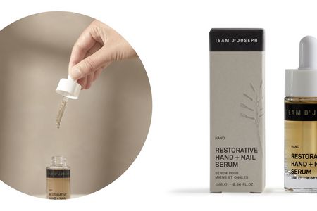 Das leichte Serum zieht schnell ein, spendet intensive Feuchtigkeit und stärkt die natürliche Hautbarriere, ohne einen fettigen Film zu hinterlassen