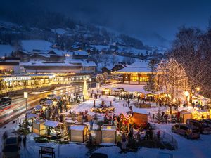 Auf dem Kirchheimer Advent im romantischen Winterdorf Auf dem Kirchheimer Advent im romantischen Winterdorf