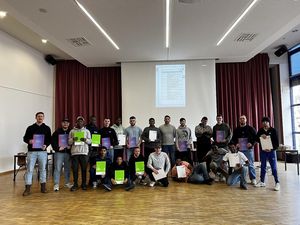 Deutsch-französische Freundschaft: Berufsschüler des Heinrich-Hertz-Berufskollegs in Düsseldorf und des Lycée Professionnel de l'Horizon in La Réunion Deutsch-französische Freundschaft: Berufsschüler des Heinrich-Hertz-Berufskollegs in Düsseldorf und des Lycée Professionnel de l'Horizon in La Réunion