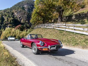 Die Oltimer-Rallye Südtirol Classic Schenna Golden Edition in der Gemeinde oberhalb von Meran richtet sich an Genussfahrer ohne Zeitdruck Die Oltimer-Rallye Südtirol Classic Schenna Golden Edition in der Gemeinde oberhalb von Meran richtet sich an Genussfahrer ohne Zeitdruck