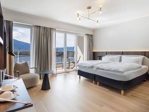 Direkt am Tessiner Ufer des Lago Maggiore in Locarno-Muralto präsentiert sich das La Palma au Lac nach umfassender Neugestaltung in neuem Glanz Direkt am Tessiner Ufer des Lago Maggiore in Locarno-Muralto präsentiert sich das La Palma au Lac nach umfassender Neugestaltung in neuem Glanz