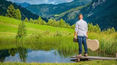 Beim Lechtaler Bergherbst 2024 sorgen österreichische Volksmusiker für gute Stimmung auf den Almen im Tiroler Lechtal