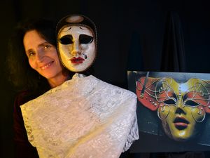 Beate Sarrazin inszeniert "Amor und Psyche" Beate Sarrazin inszeniert "Amor und Psyche"
