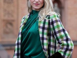 Katharina Arnold, CEO von „Katharina Arnold - Eleganz, Fashion, Events“, ist Stilexpertin, Modedesignerin und Eventorganisatorin Katharina Arnold, CEO von „Katharina Arnold - Eleganz, Fashion, Events“, ist Stilexpertin, Modedesignerin und Eventorganisatorin