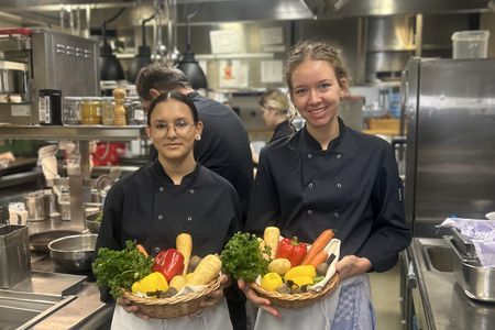 Hotel Hochschober - Enya und Sina Fachkräfte für vegetarische Kulinarik