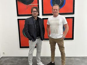 Künstler Leon Löwentraut und Galerist Dirk Geuer Künstler Leon Löwentraut und Galerist Dirk Geuer