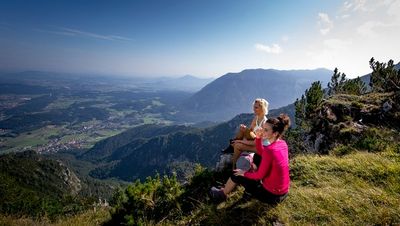 Der grenzüberschreitende Salzalpensteig passiert auch Bad Reichenhall mit Panoramablicken über die oberbayerische Kurstadt