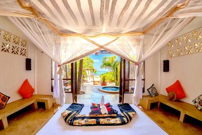 16 Zimmer. 2 Pools. Schier endloser, weißer Strand. 100 % Urlaubsgefühl 
