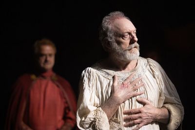 Knute (Liam Cunningham) verdankt Rob seine Genesung