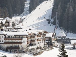 In zwei Minuten vom Frühstückstisch auf die Pisten des Skigebiets Obereggen in den Dolomiten: Möglich ist das für Gäste des Südtiroler Maria Adventure Family Hotel & Lodge In zwei Minuten vom Frühstückstisch auf die Pisten des Skigebiets Obereggen in den Dolomiten: Möglich ist das für Gäste des Südtiroler Maria Adventure Family Hotel & Lodge