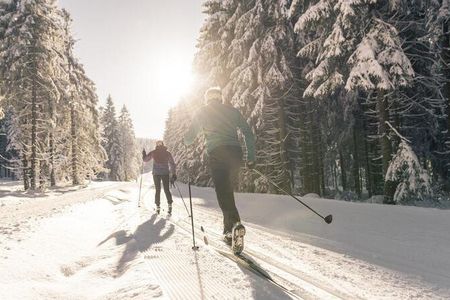 Die Kombi macht´s – bei den Winterprogrammen des Kleebauer Hof Retreat Center im oberösterreichischen Mühlviertel von Indigourlaub stärken Teilnehmer mit Yoga und Langlaufen Körper und Geist