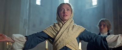 Ann Lee (Amanda Seyfried) als „Mutter Ann“ verehrt und gilt als wegweisende religiöse Führerin