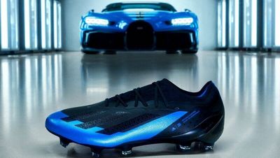 Jetzt kommt ein Fußballschuh dazu, den Adidas gemeinsam mit dem Automobilhersteller Bugatti entwickelt hat