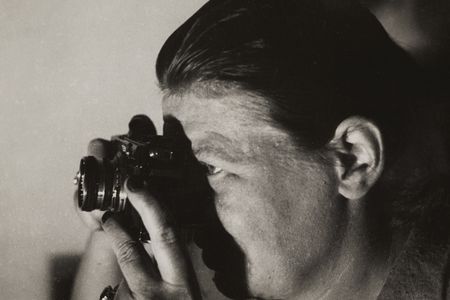 Germaine Krull mit der Contax um 1932