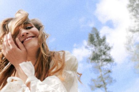 Debut Single "Henriette II. - Château"