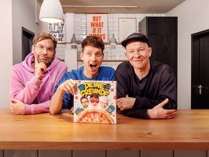 Deine Freunde: Das sind die Hamburger Florian Sump, Lukas Nimscheck und Markus Pauli, die seit 2011 ihre Mischung aus Family Entertainment, Hip-Hop und Popmusik aufführen