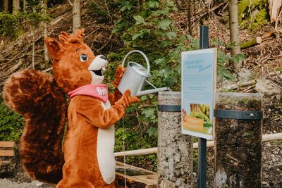 Blomberg-Maskottchen Edi ist immer für einen Spaß zu haben