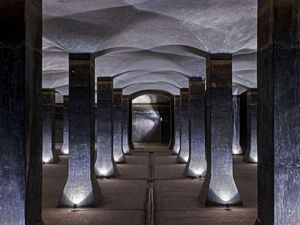 Die historischen Wasserspeicher am Žlutý kopec in Brünn beeindrucken mit kathedralenartiger Architektur und eindrucksvoller Lichtinszenierung – ein verborgenes unterirdisches Meisterwerk Die historischen Wasserspeicher am Žlutý kopec in Brünn beeindrucken mit kathedralenartiger Architektur und eindrucksvoller Lichtinszenierung – ein verborgenes unterirdisches Meisterwerk