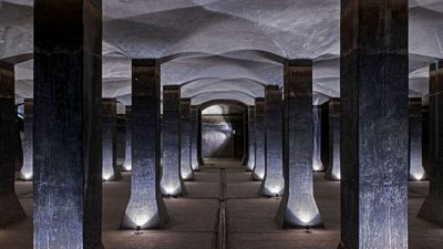 Die historischen Wasserspeicher am Žlutý kopec in Brünn beeindrucken mit kathedralenartiger Architektur und eindrucksvoller Lichtinszenierung – ein verborgenes unterirdisches Meisterwerk
