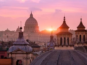 Rom - Die Ewige Stadt bei 38°C inmitten dicht gedrängter Menschenmassen zu besuchen, nimmt der Reise viel von ihrer Magie