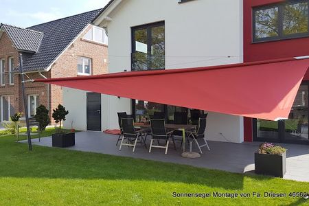 Markisen erweitern den Wohnraum optisch und auch funktional. Auf Balkonen und Terrassen 