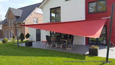 Markisen erweitern den Wohnraum optisch und auch funktional. Auf Balkonen und Terrassen 