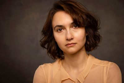 Die aus der Ukraine stammende Regisseurin Kateryna Sokolova debütiert mit dieser Inszenierung am Aalto Musiktheater