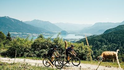 Bei der neuen WOSSA Bikepacking Route, grenzüberschreitendes EU-Projekt zwischen Deutschland und Österreich, geht es neben dem Spaß, dem Naturgenuss und der sportlichen Herausforderung auch um das bewusste Erlebnis des wertvollen Elements Wasser