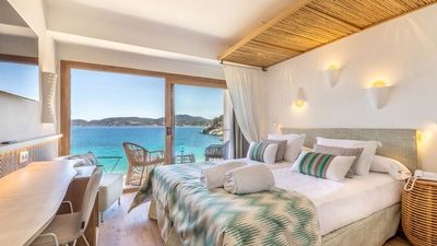 Das Fünf-Sterne-Haus El Somni Ibiza Dream Hotel by Grupotel bietet Gästen von allen Zimmern aus Meerblick