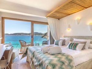 Das Fünf-Sterne-Haus El Somni Ibiza Dream Hotel by Grupotel bietet Gästen von allen Zimmern aus Meerblick Das Fünf-Sterne-Haus El Somni Ibiza Dream Hotel by Grupotel bietet Gästen von allen Zimmern aus Meerblick