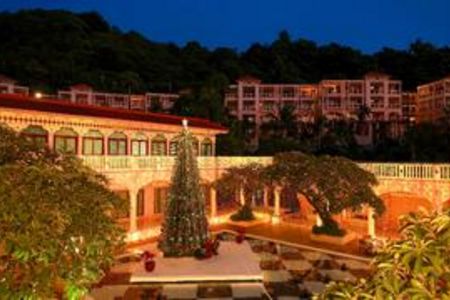 Wer Weihnachten auf Phuket verbringt, muss nicht auf Festtagsbeleuchtung und Christbaum verzichten