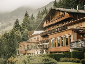 Das Vier-Sterne-Superior Naturhotel Leitlhof liegt in Innichen in den Südtiroler Dolomiten Das Vier-Sterne-Superior Naturhotel Leitlhof liegt in Innichen in den Südtiroler Dolomiten