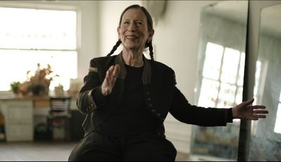 Auch wenn ihre Musik weitgehend ohne Sprache auskommt: Meredith Monk versteht sich darauf, ihr künstlerisches Schaffen zu erklären