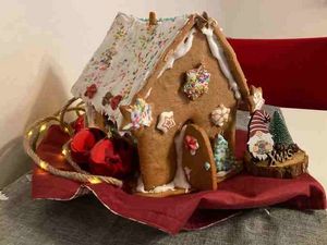 Luisas selbstgebackenes Lebkuchenhaus Luisas selbstgebackenes Lebkuchenhaus