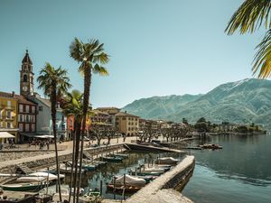 In Ascona am Lago Maggiore im Tessin fühlen sich Besucher sofort an die italienische Riviera versetzt