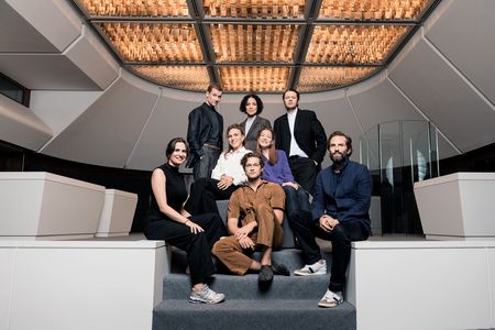 v.l.o: Alexander Fehling, Haley Louise Jones, Christian Friedel v.l.m.: Lena Stahl, Hannah Herzsprung v.l.v.: Laura Mihajlovic, Damian Hardung, Quirin Berg