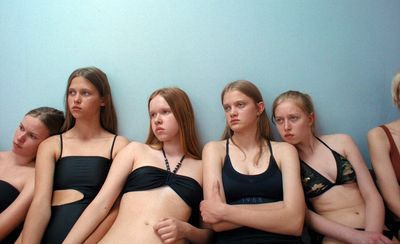 Mädchen-Stillleben beim Model-Casting