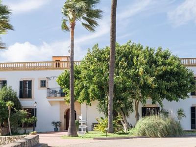 Gerade im Herbst, wenn Mallorca ruhiger wird und dennoch mit langen Sonnentagen aufwartet, finden Gäste auf der Son Manera Retreat Finca von Indigourlaub ideale Bedingungen für eine entspannte Auszeit