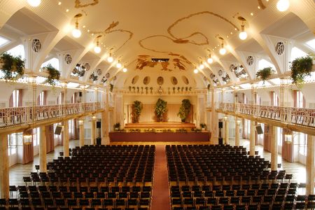 Selbst für Blasmusik-Rookies wird das Internationale Brassfestival im Ambiente des Meraner Kursaales zu einem faszinierenden Erlebnis
