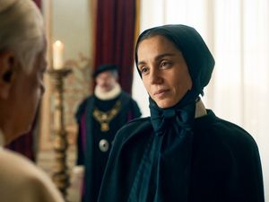 Francesca Cabrini (Cristiana Dell’Anna) trifft Papst Leo (Giancarlo Giannini)