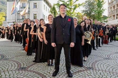Die „Philharmonische Klangwolke“ mit den Bad Reichenhaller Philharmonikern hat dank der Kombination aus Musik, Shopping und Sommernachtsvergnügen bereits den Bayerischen Stadtmarketingpreis erhalten